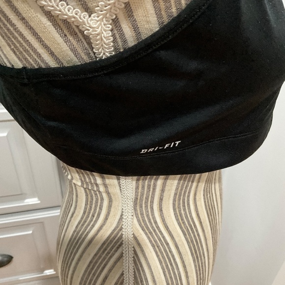 Black Nike Pro Racer Back Sports Bra, Size L , NWOT - Picture 2 of 3